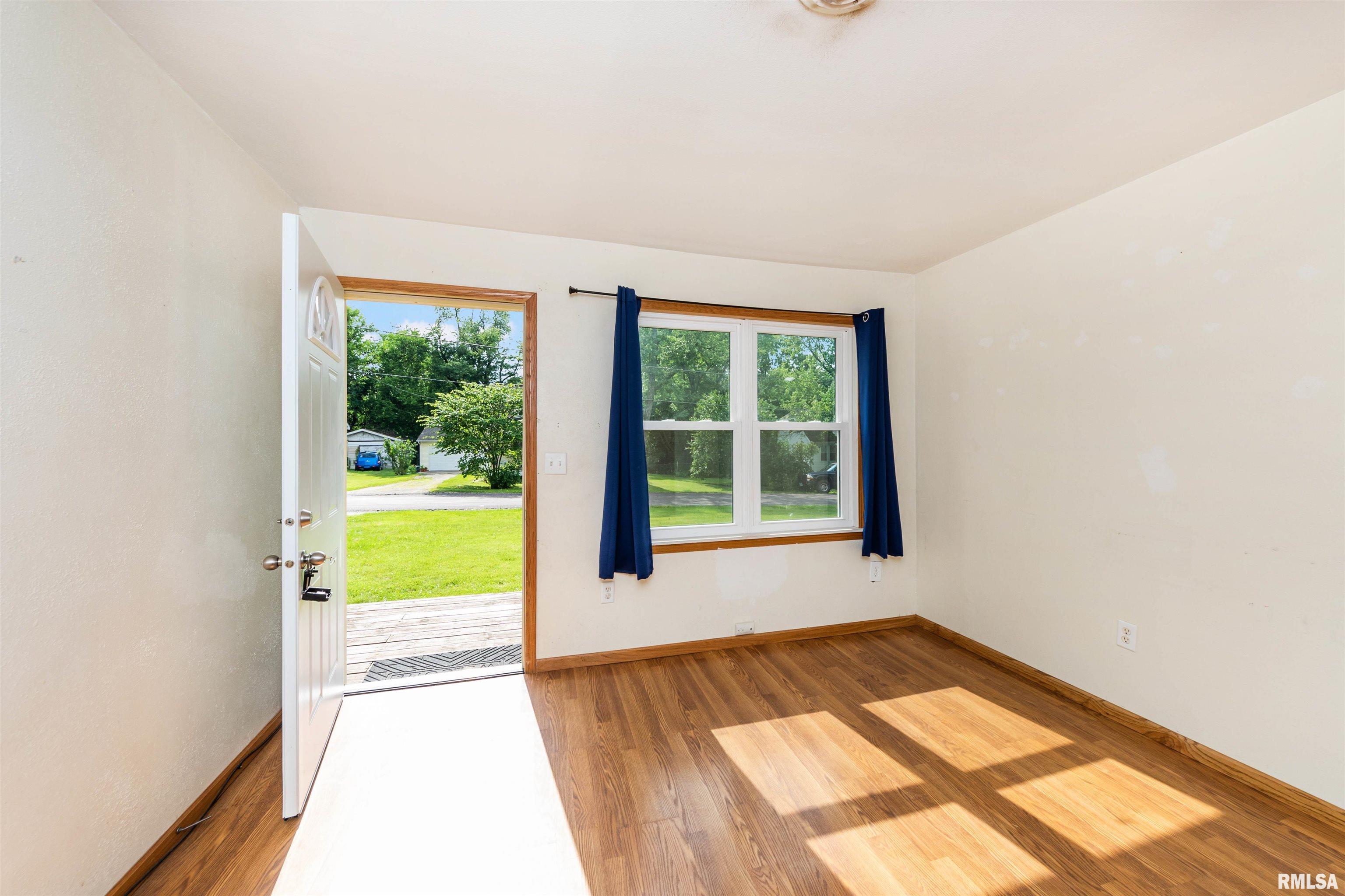 200 Theodore Street Washington, IL 61571 - Photo 7 of 36 Gallery Image 7