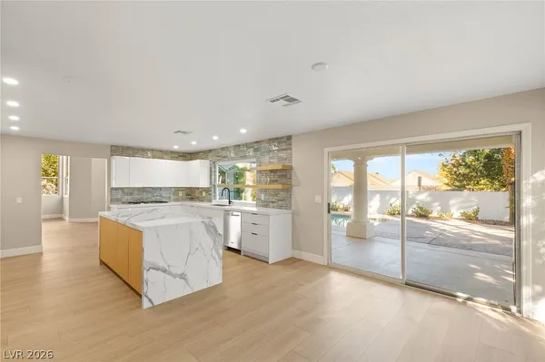 $1,047,500 | 2104 Inverness Drive, Henderson, NV 89074