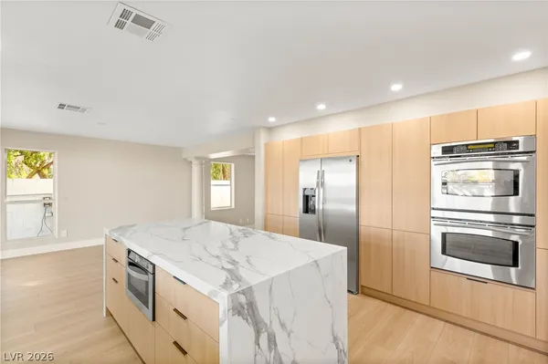 $1,047,500 | 2104 Inverness Drive, Henderson, NV 89074