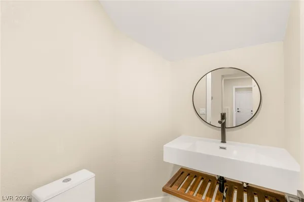 $1,047,500 | 2104 Inverness Drive, Henderson, NV 89074