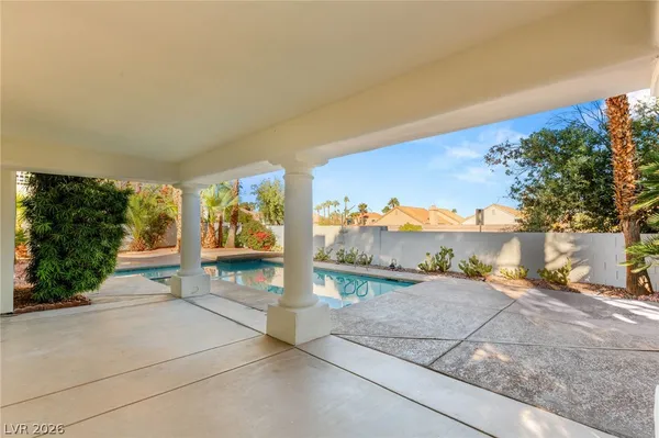 $1,047,500 | 2104 Inverness Drive, Henderson, NV 89074