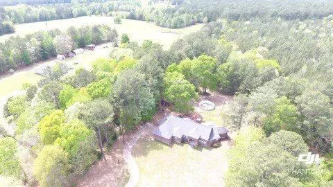 a swimming pool with mountain view