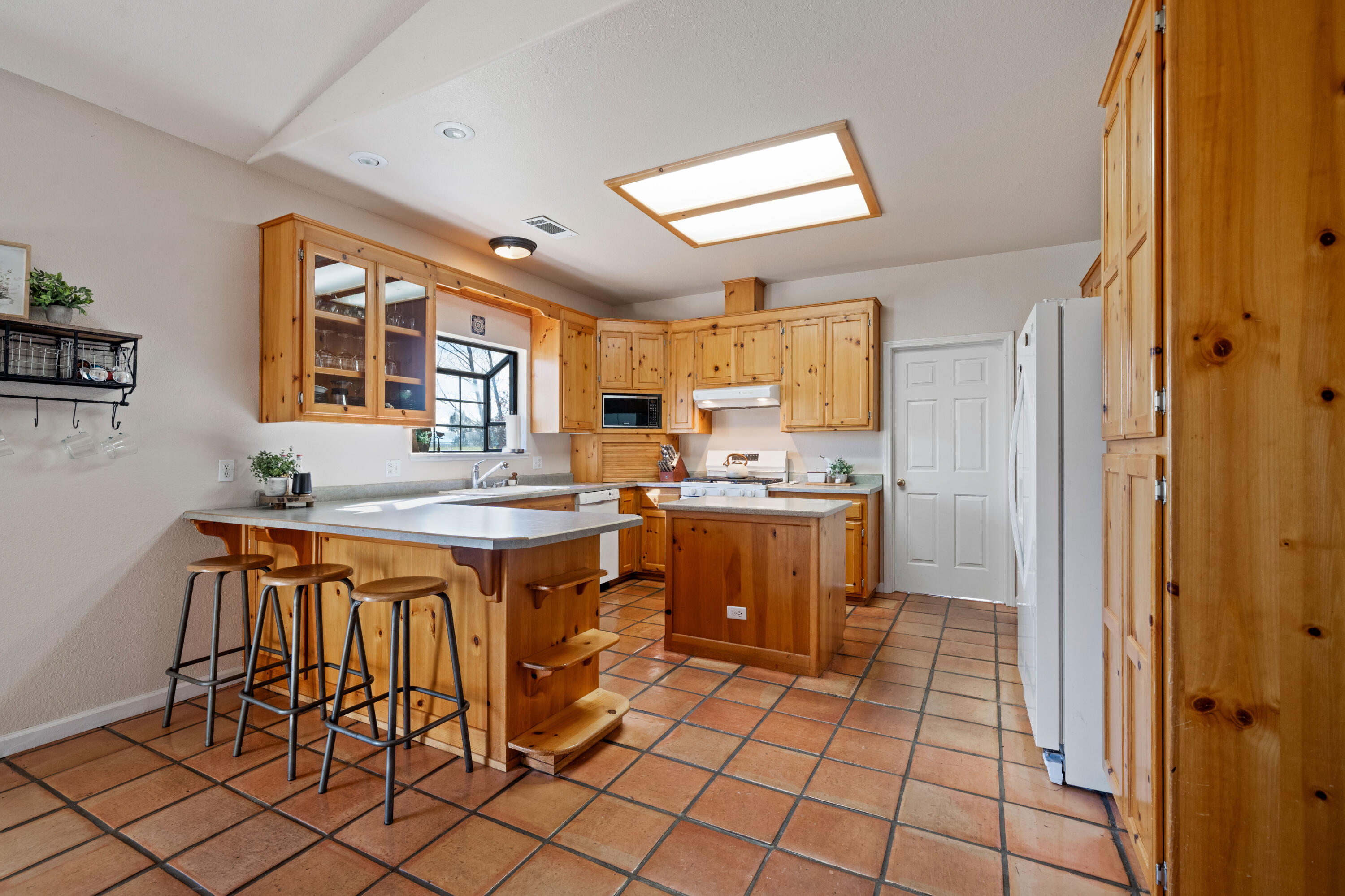 19845 Meadowview Road Red Bluff, CA 96080 - Photo 13 of 40 IMG-12