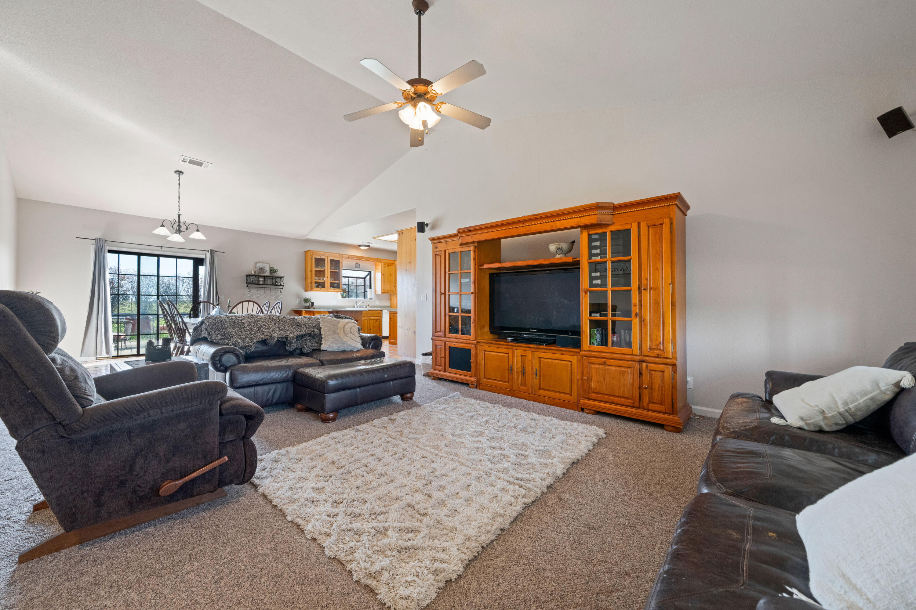 19845 Meadowview Road Red Bluff, CA 96080 - Photo 9 of 40 IMG-08