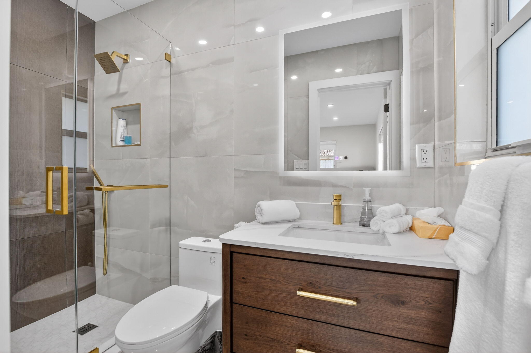 3751 Northeast 5th Avenue Boca Raton, FL 33431 - Photo 7 of 14 22-web-or-mls-DSC_2811