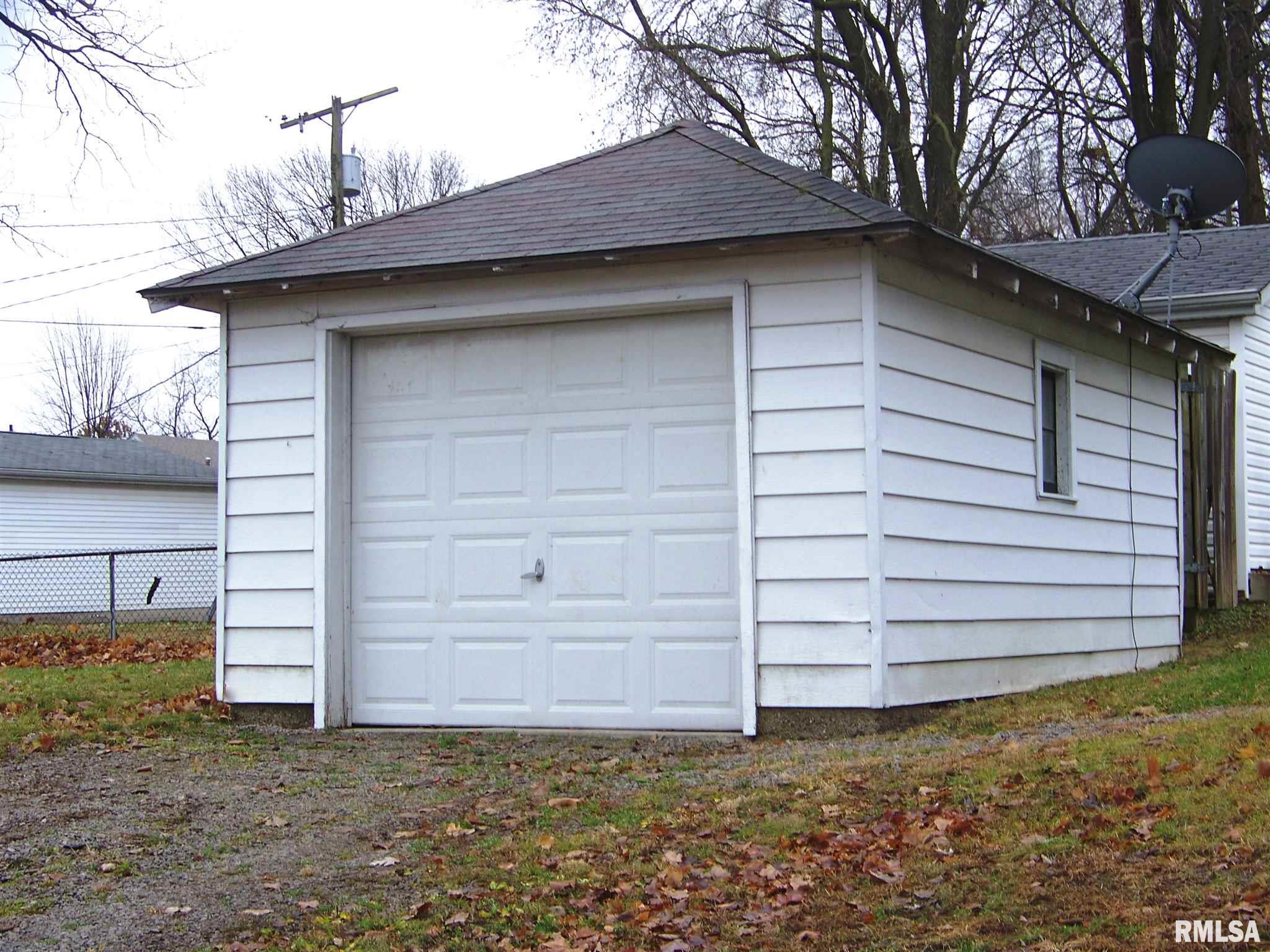 1460 North 6th Street Springfield, IL 62702 - Photo 3 of 15