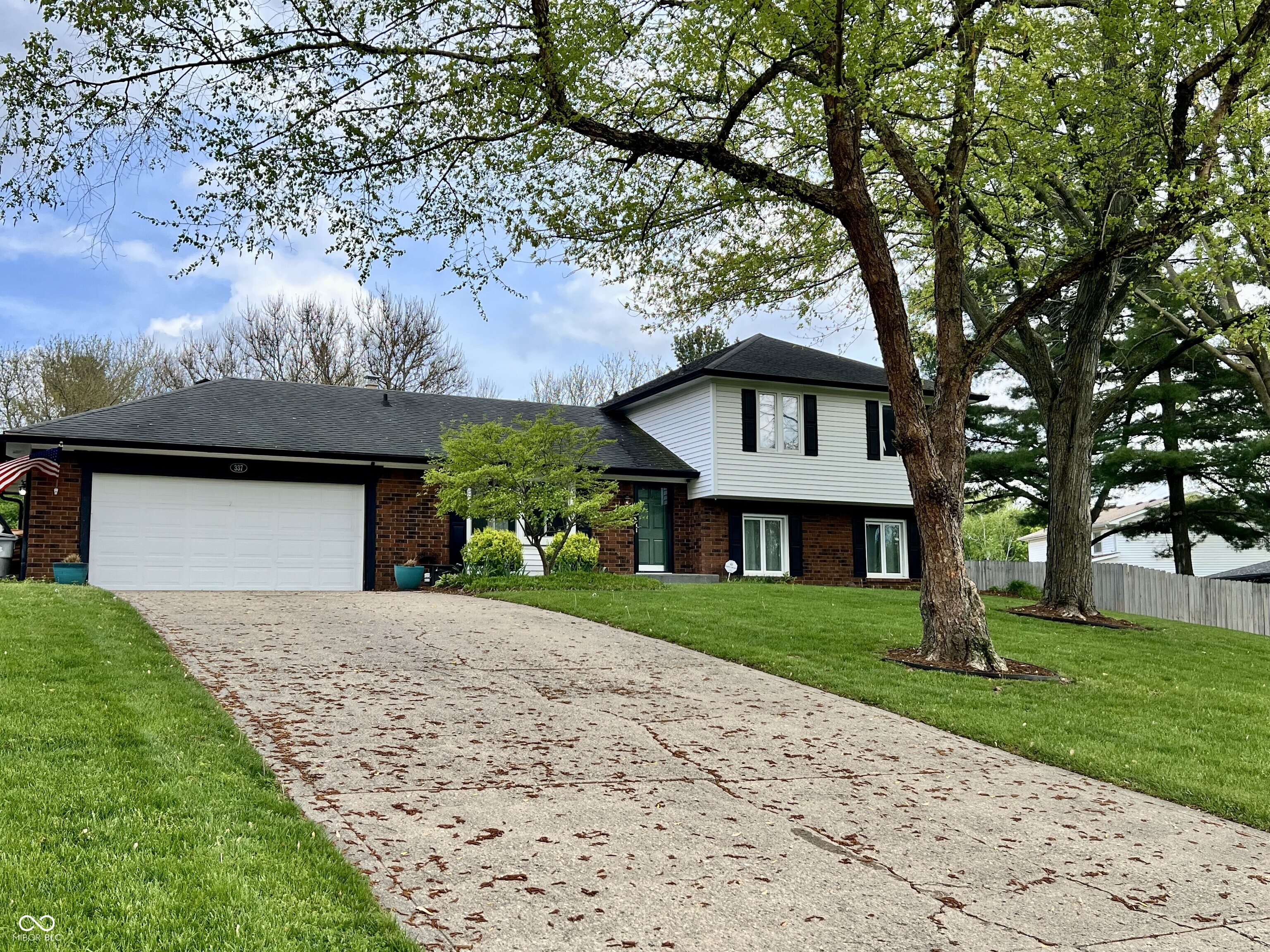 337 Leaning Tree Road Greenwood, IN 46142 - Photo 3 of 45 Gallery Image 3