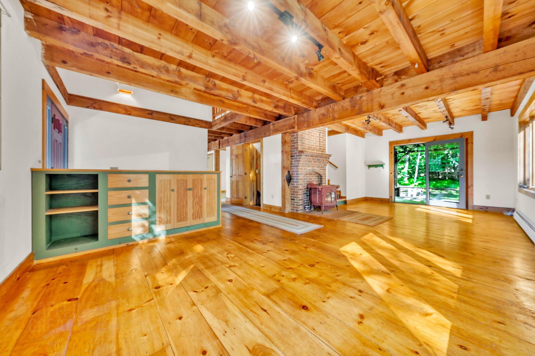 566 Pinkham Brook Road Durham, ME 04222 - Photo 22 of 48 Living Room