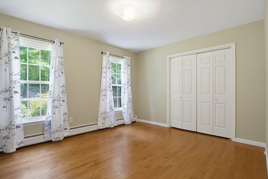 47 Old Village Road Sturbridge, MA 01566 - Photo 15 of 42
