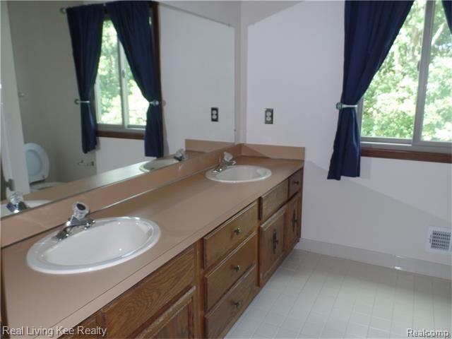 1802 Snowden Circle Rochester Hills, MI 48306 - Photo 26 of 28