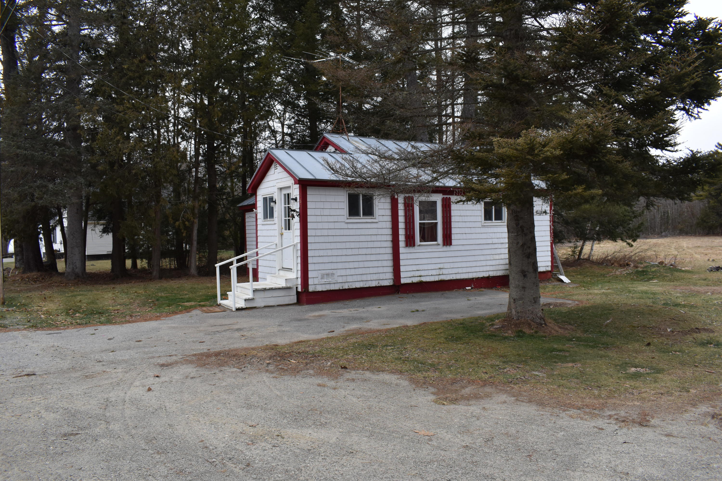 484 Winnecook Road Burnham, ME 04922 - Photo 4 of 20 DSC_0015