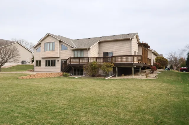 $575,000 | 5415 Teakwood Lane North, Plymouth, MN 55442