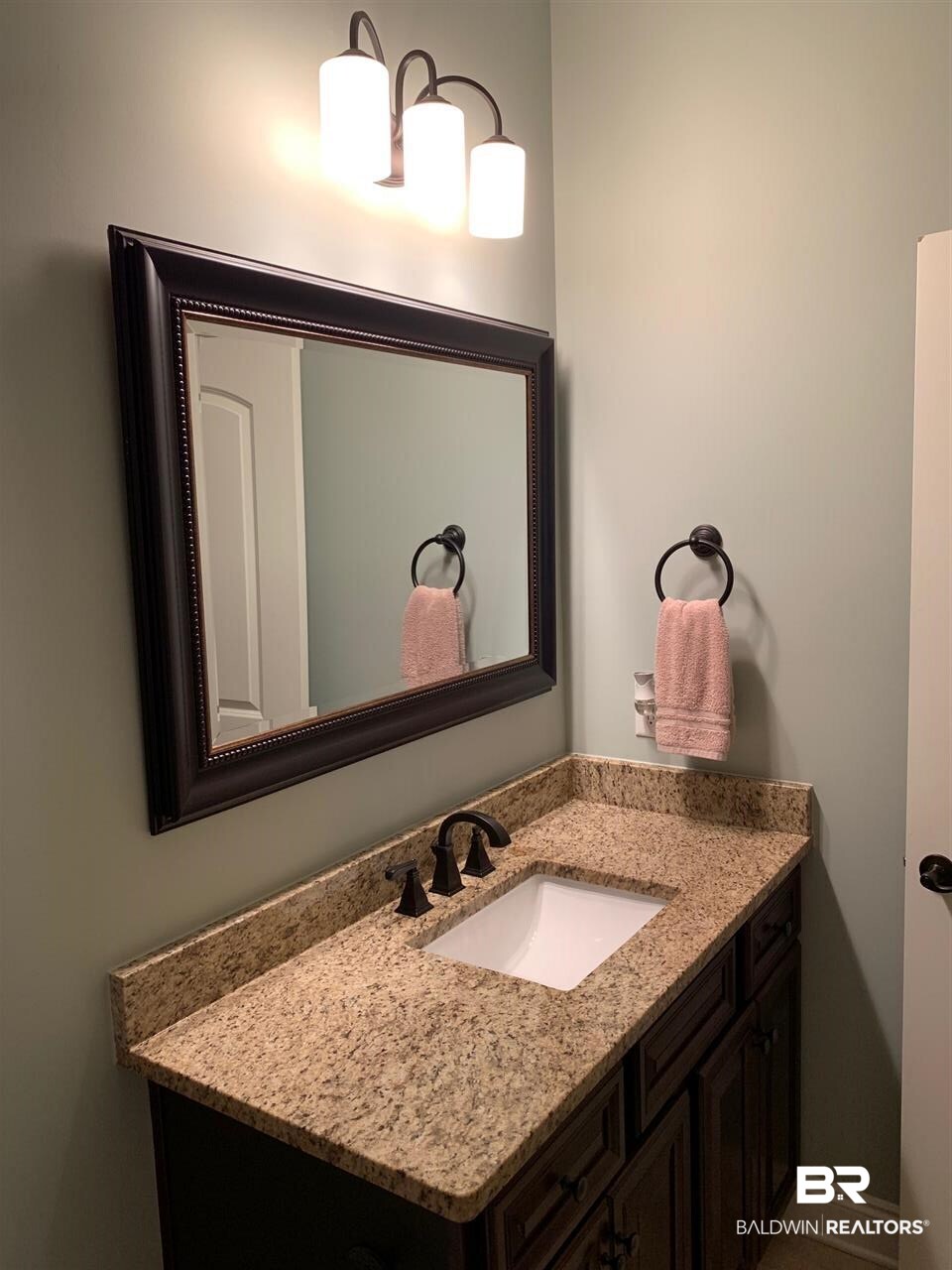 6154 Louise Place West Mobile, AL 36609 - Photo 17 of 25 Guest Bathroom