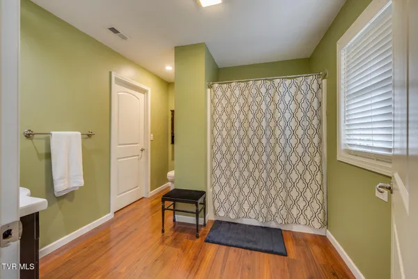 $799,900 | 113 Ridgecrest Drive, Elizabethton, TN 37643