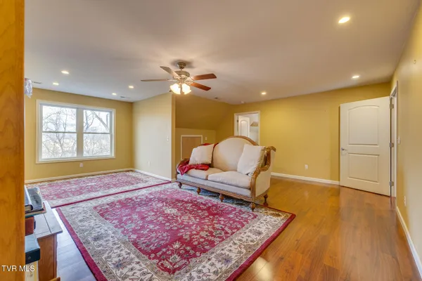 $799,900 | 113 Ridgecrest Drive, Elizabethton, TN 37643