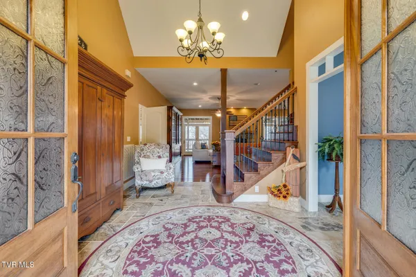 $799,900 | 113 Ridgecrest Drive, Elizabethton, TN 37643