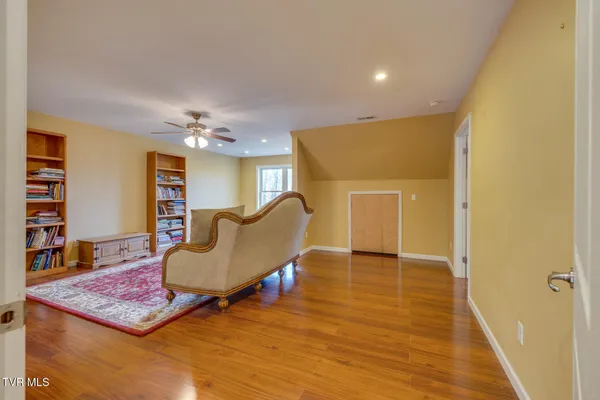 $799,900 | 113 Ridgecrest Drive, Elizabethton, TN 37643