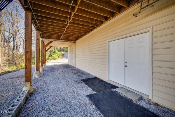 $799,900 | 113 Ridgecrest Drive, Elizabethton, TN 37643