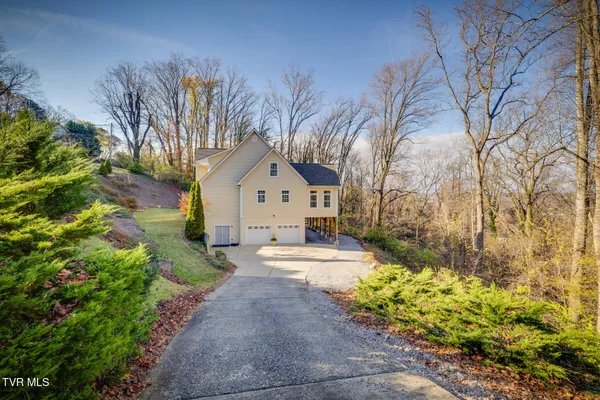 $799,900 | 113 Ridgecrest Drive, Elizabethton, TN 37643