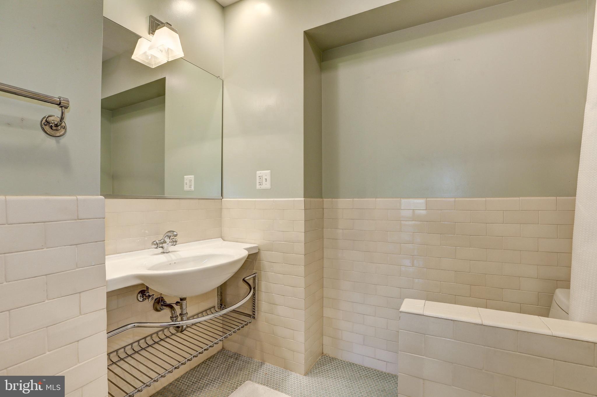 3233 Klingle Road Northwest Washington, DC 20008 - Photo 19 of 29