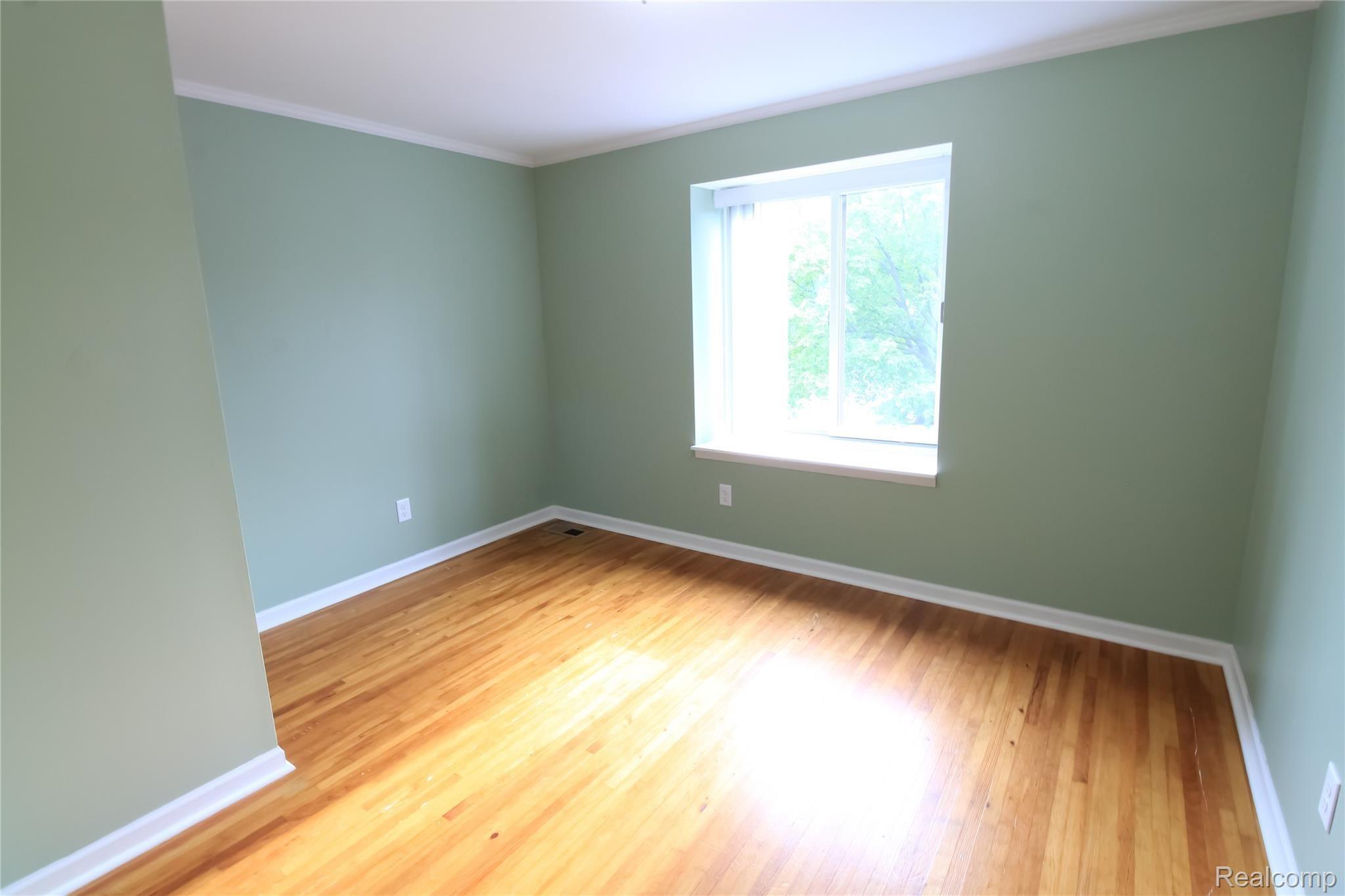 734 Kentucky Drive Rochester, MI 48307 - Photo 39 of 55 C3E37B2C-A0E4-4304-904F-358853E9F8C0.jpeg