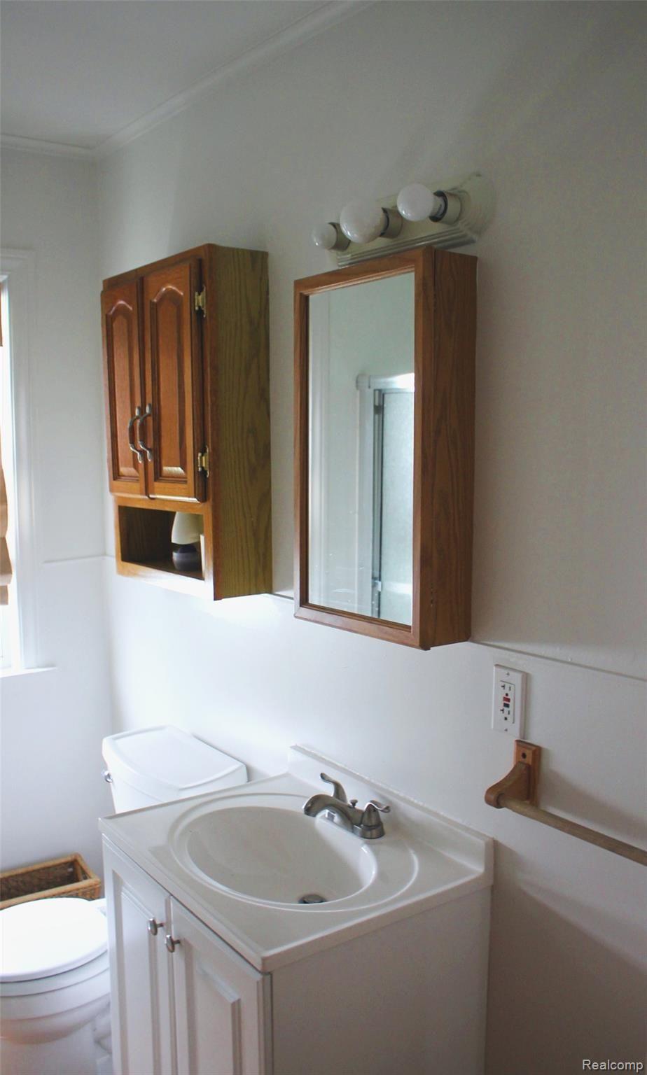7445 Inkster Road Westland, MI 48185 - Photo 8 of 16 IMG_0147.jpg