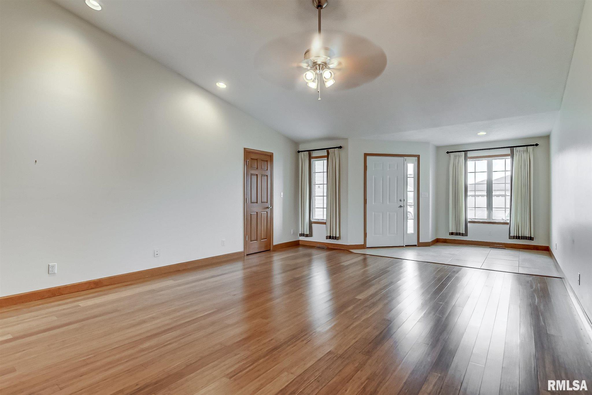 709 Heathrow Lane Rochester, IL 62563 - Photo 11 of 28