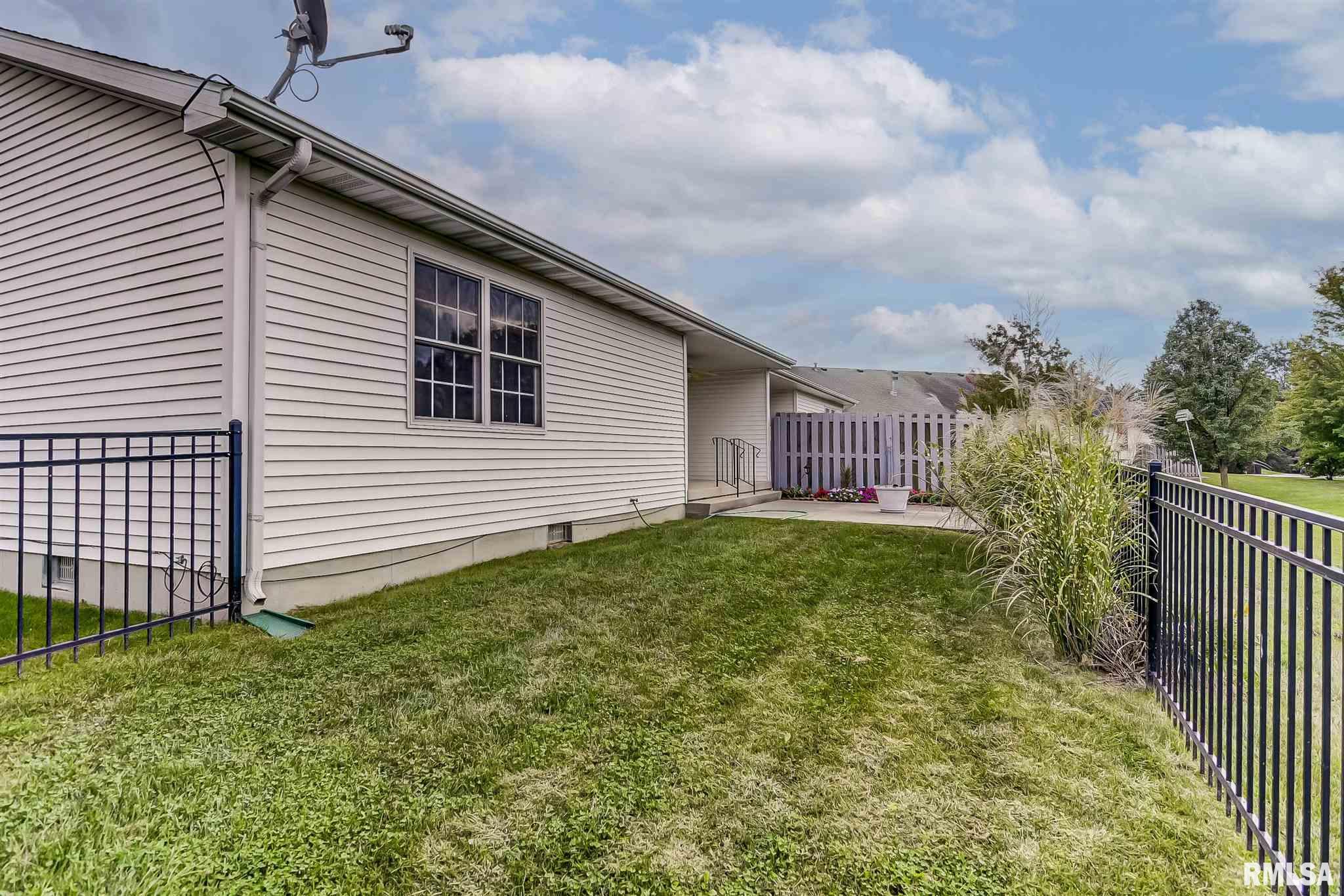 709 Heathrow Lane Rochester, IL 62563 - Photo 5 of 28