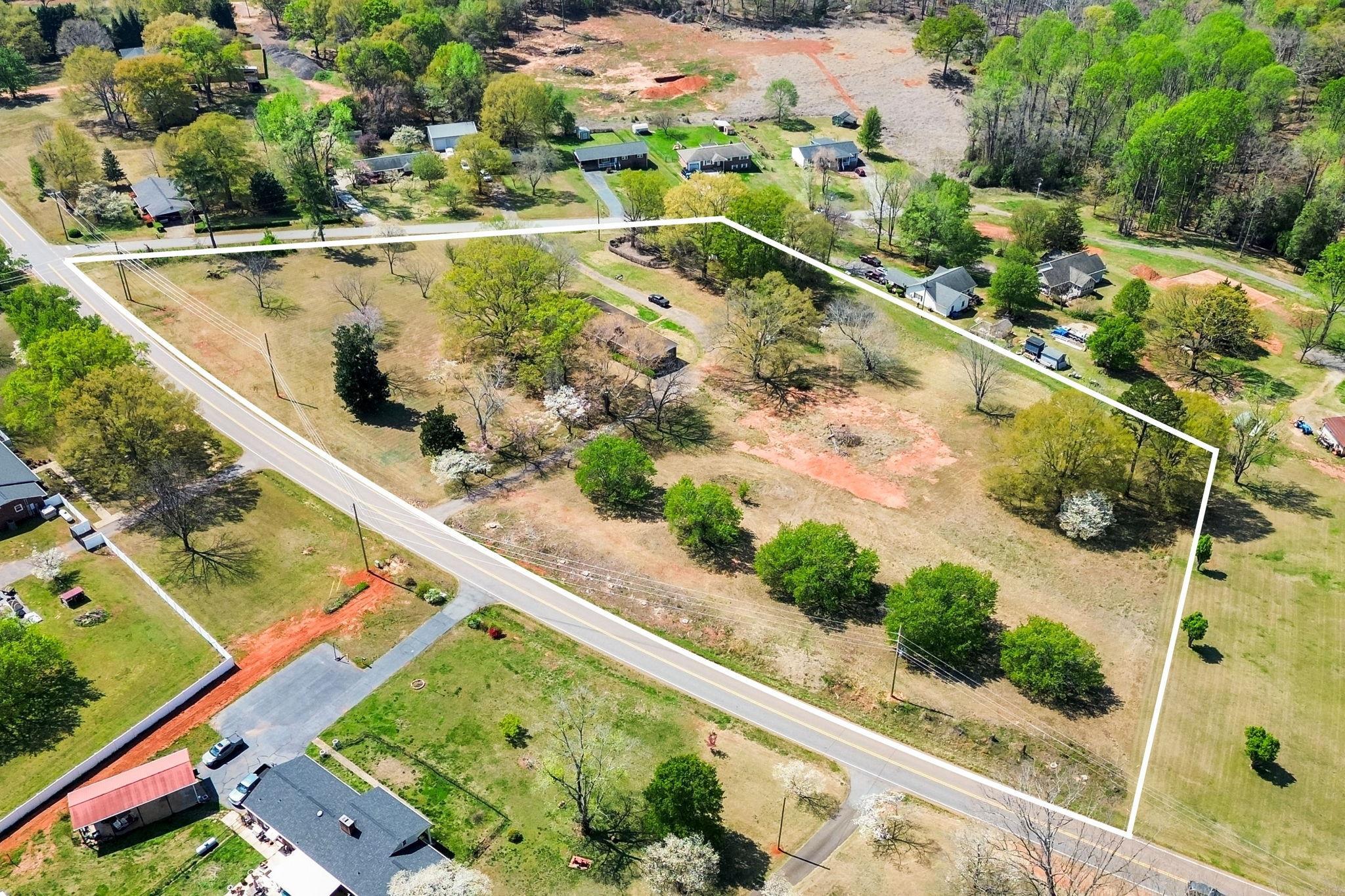 2184 John Dodd Road Wellford, SC 29385 - Photo 3 of 37