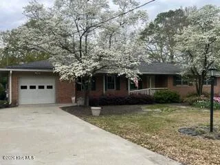$319,000 | 221 Gregg Avenue, Aiken, SC 29801