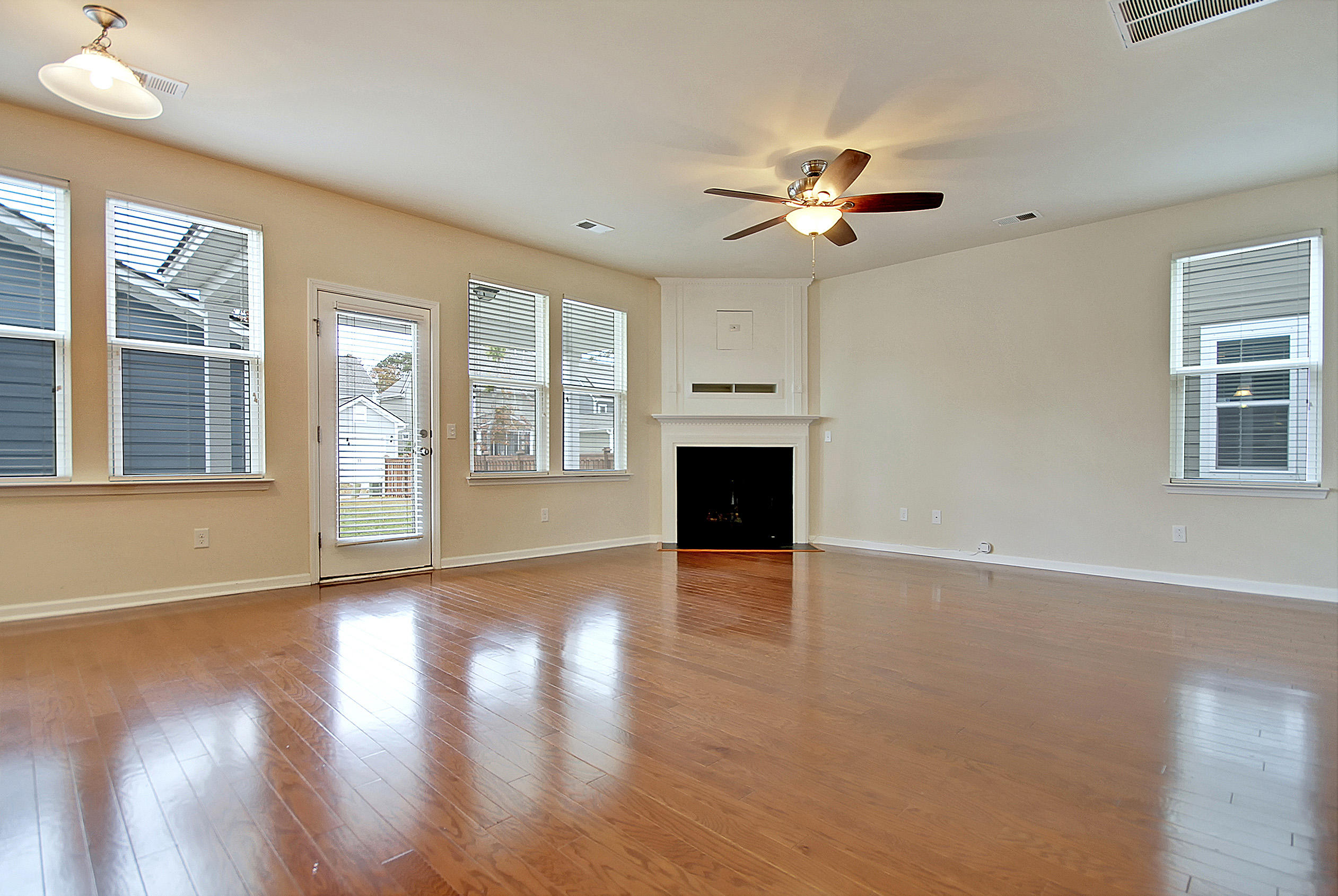 1801 Winfield Way Charleston, SC 29414 - Photo 3 of 39 Living Room