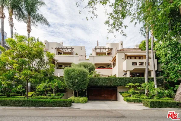 $2,150,000 | 9024 Cynthia Street, Unit 204, West Hollywood, CA 90069