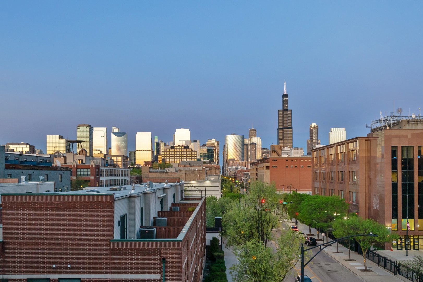 6 North Bishop Street, Unit 401 Chicago, IL 60607 - Photo 38 of 45 a view of a city with tall buildings