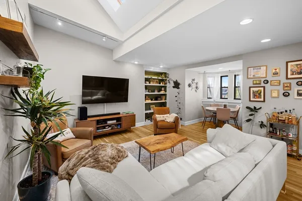 $5,150 | 530 Massachusetts Avenue, Unit 4, Boston, MA 02118