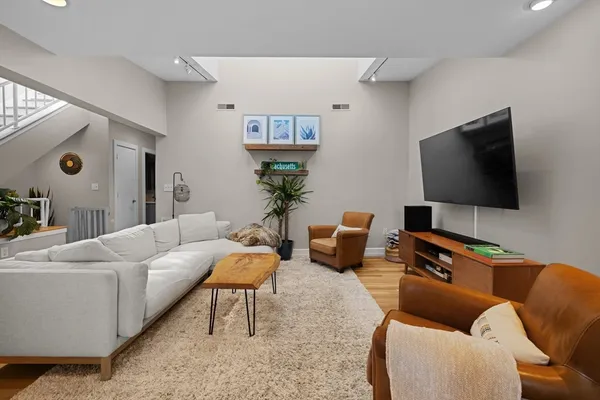 $5,150 | 530 Massachusetts Avenue, Unit 4, Boston, MA 02118