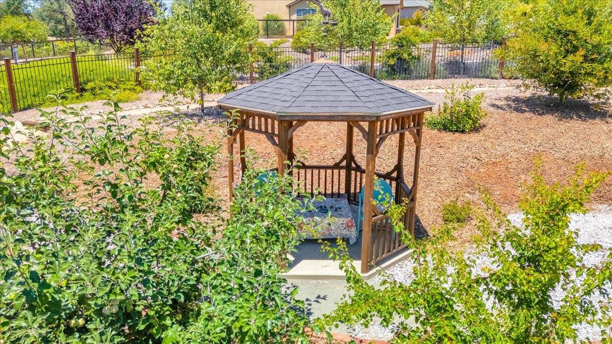 119 Hawkridge Court, Unit 460 Copperopolis, CA 95228 - Photo 25 of 71 Gazebo for relaxation or enjoy the Bocci Ball Game