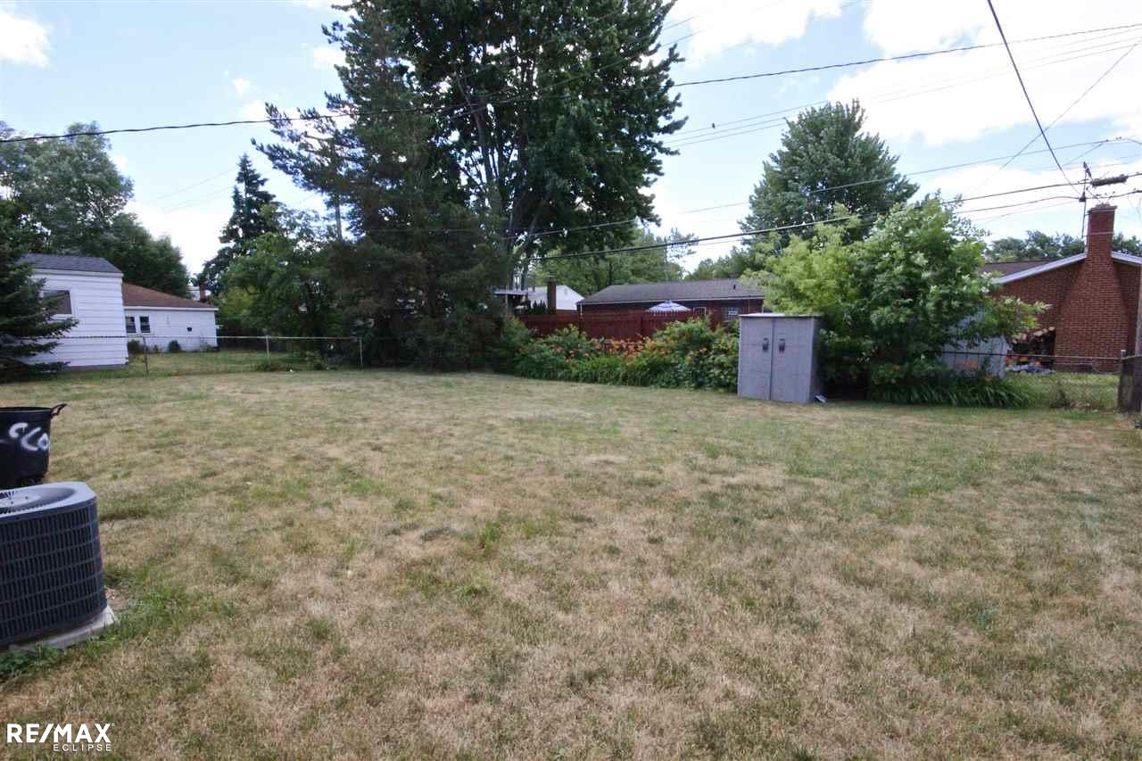18504 Woodbine Road Fraser, MI 48026 - Photo 17 of 17 31295590-16.JPG