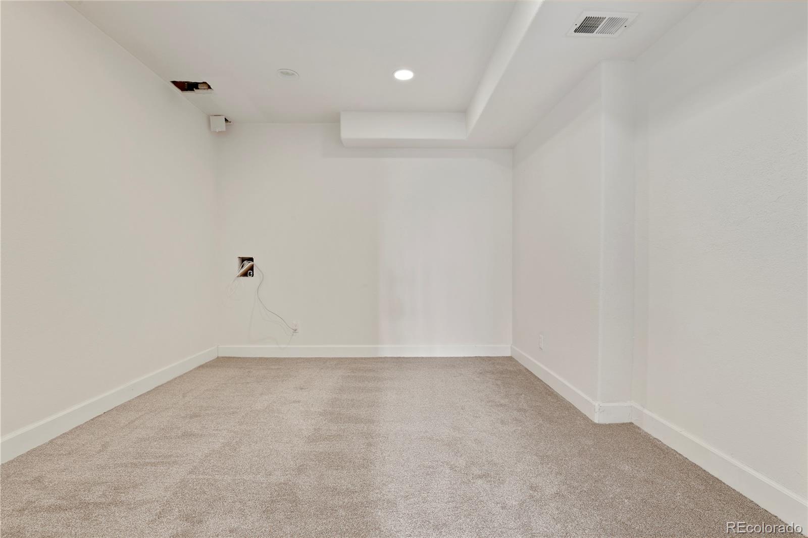5662 South Nome Street Englewood, CO 80111 - Photo 45 of 47 a view of an empty room