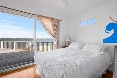 $3,950,000 | 654 A Dune Road, West Hampton Dunes, NY 11978