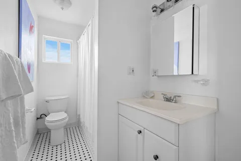 $3,950,000 | 654 A Dune Road, West Hampton Dunes, NY 11978