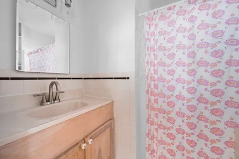 $3,950,000 | 654 A Dune Road, West Hampton Dunes, NY 11978