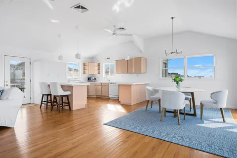 $3,950,000 | 654 A Dune Road, West Hampton Dunes, NY 11978