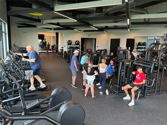 a picture of a white wall and an entryway