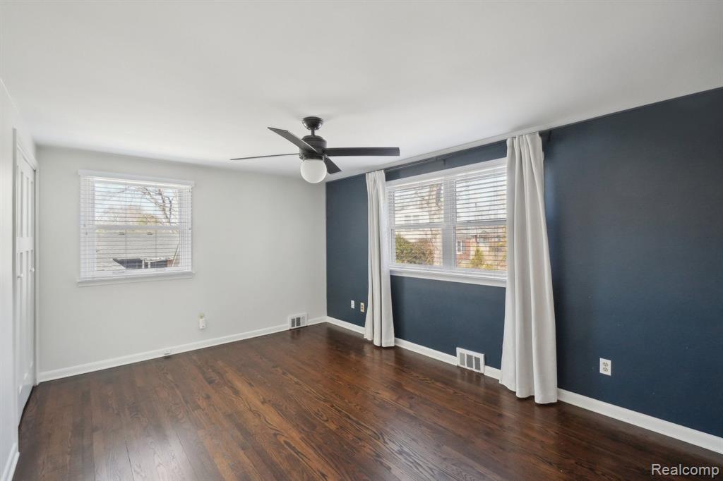 18122 Riverside Drive Beverly Hills, MI 48025 - Photo 24 of 41