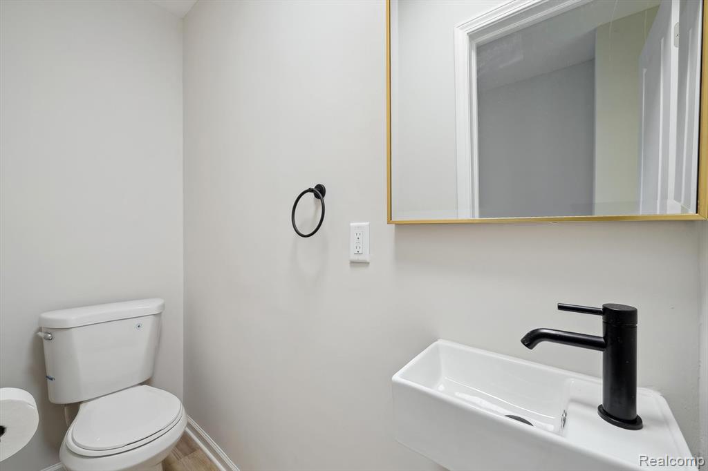 21211 Southfield Road Southfield, MI 48075 - Photo 20 of 24 Gallery Image 20
