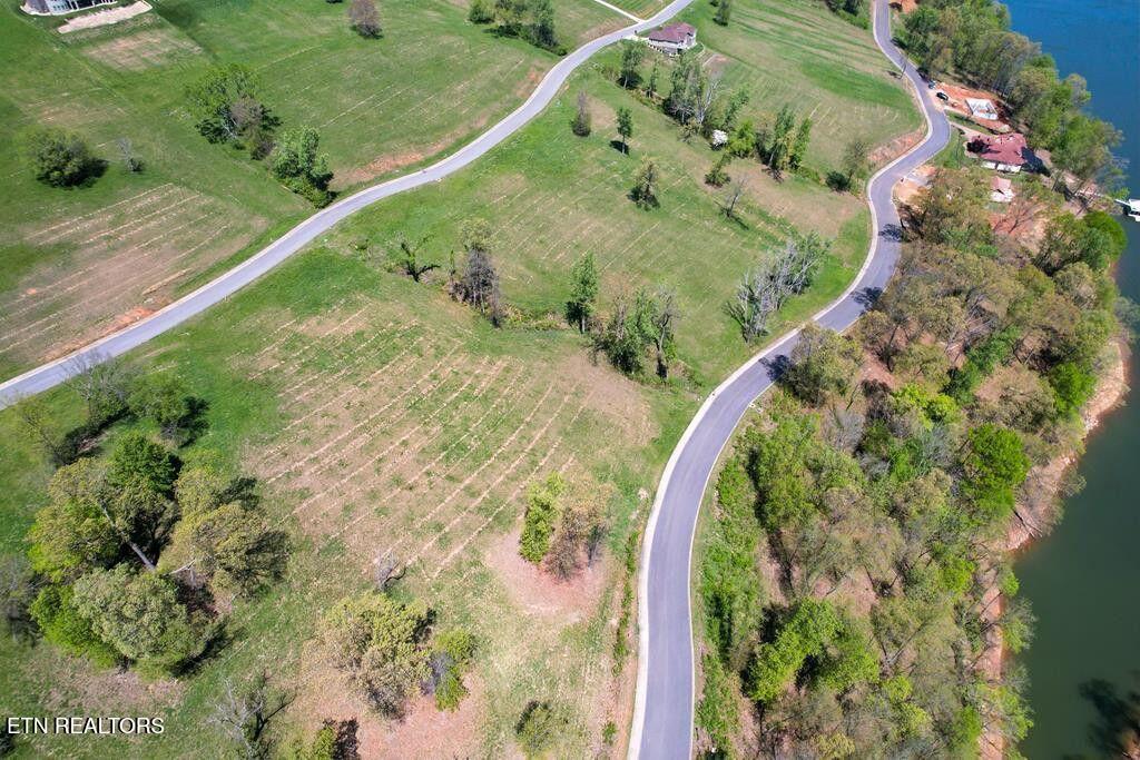 2414 Starboard Crest Road Morristown, TN 37814 - Photo 12 of 43 10