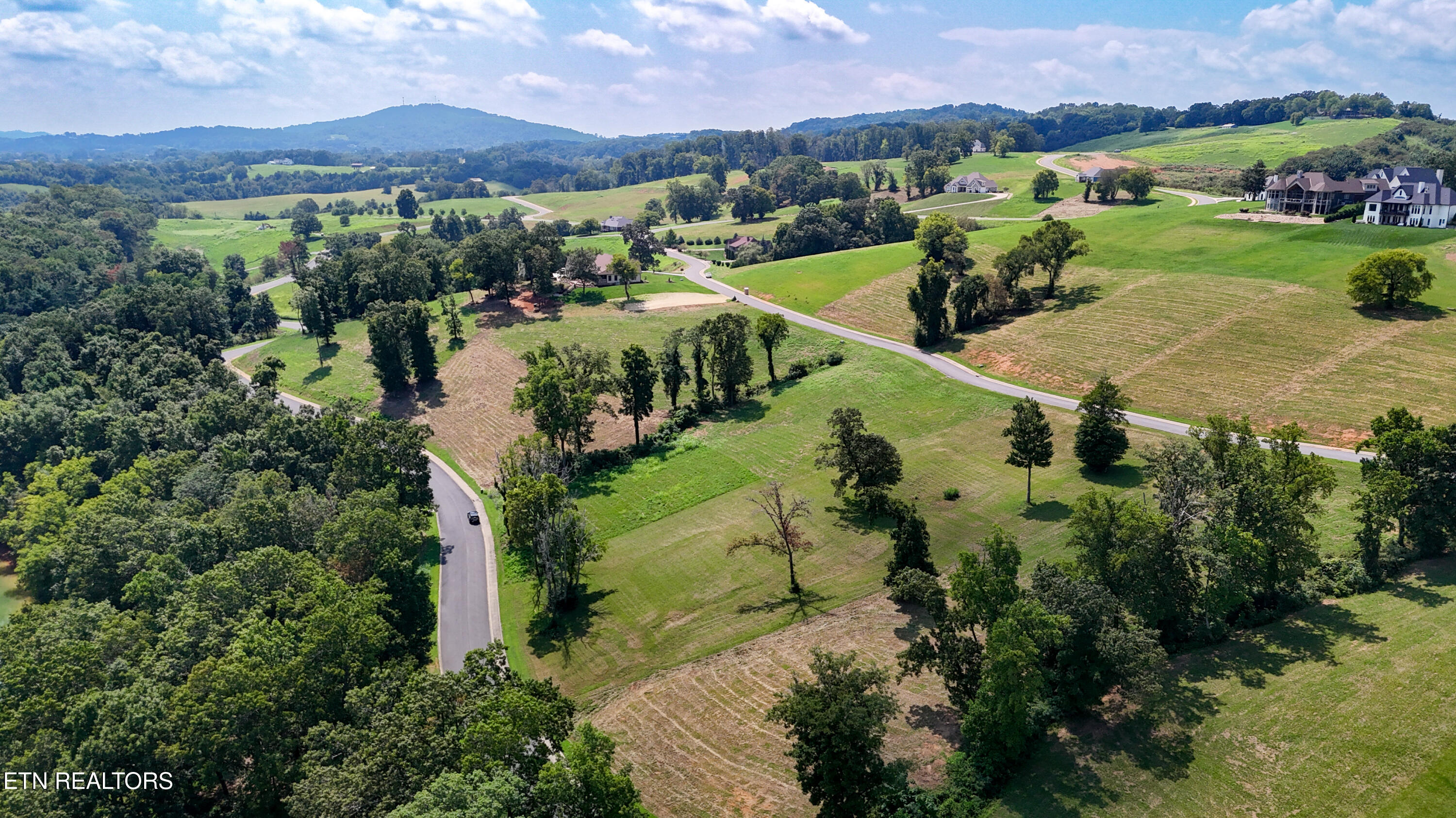 2414 Starboard Crest Road Morristown, TN 37814 - Photo 30 of 43 dji_fly_20250820_142046_0080_17557222877