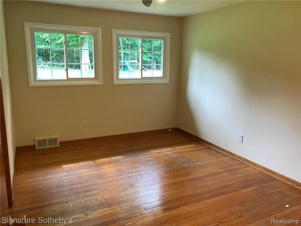 28512 Quail Hollow Road Farmington Hills, MI 48331 - Photo 15 of 28