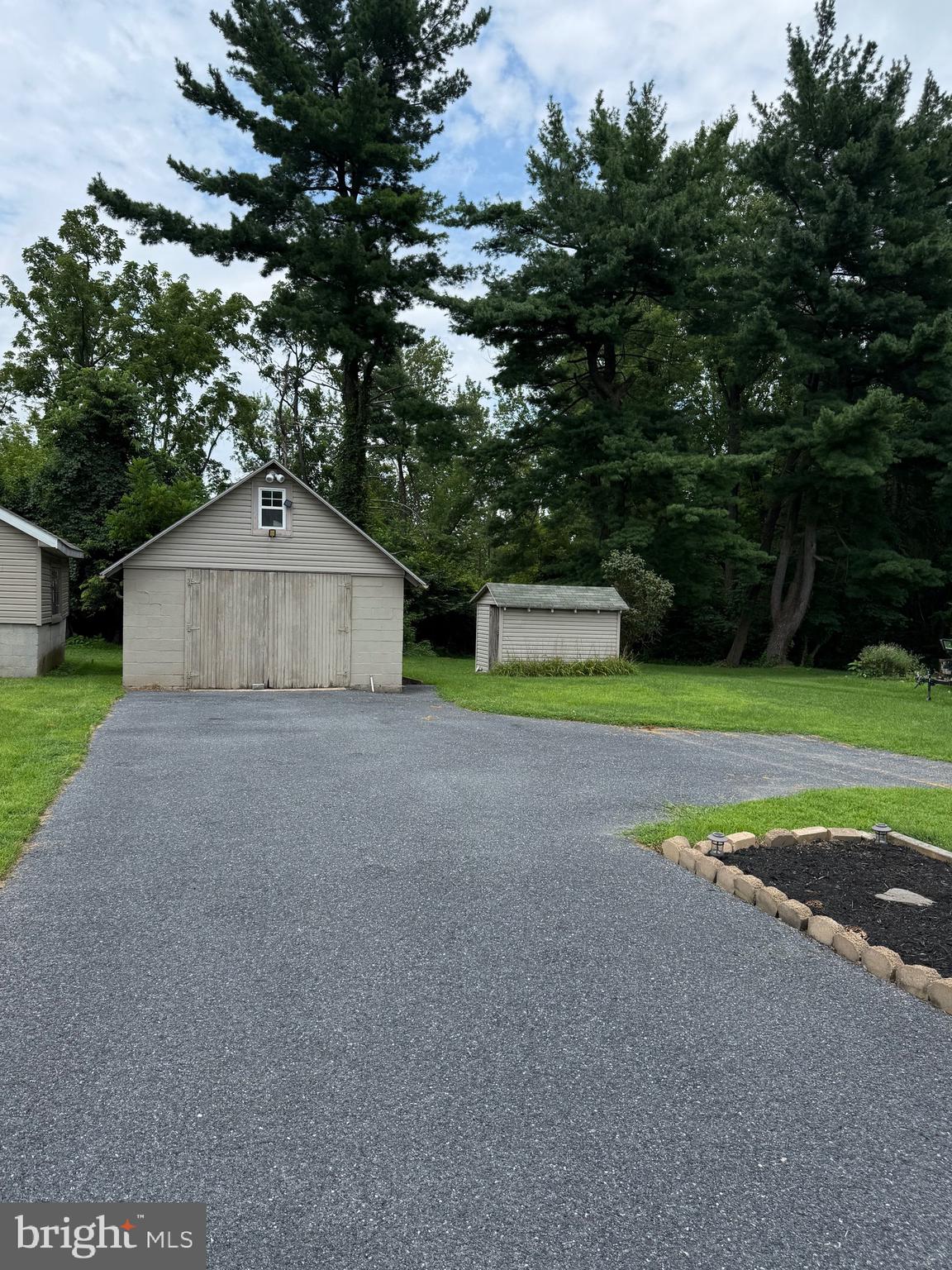 755 Turnpike Road Elizabethtown, PA 17022 - Photo 8 of 25 Detached Garage