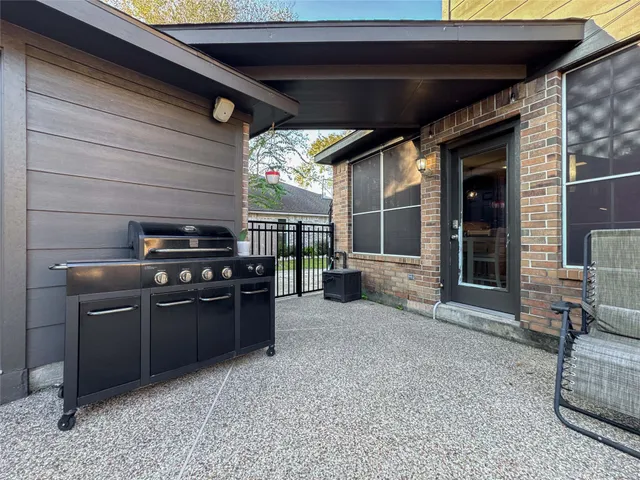 a view of a storage & utility room